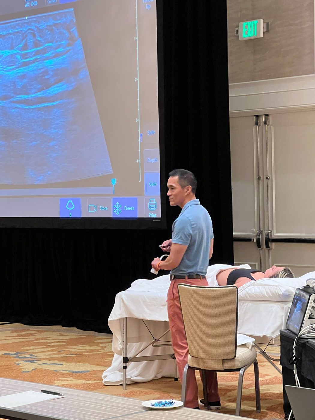 Live ultrasound scanning demonstration at the Hawaii anesthesia conference